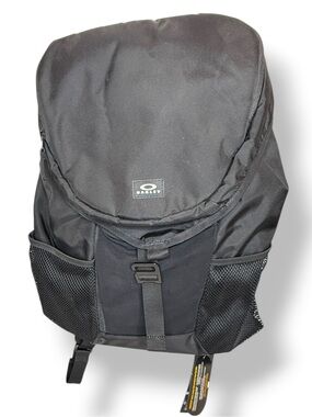 Oakley Clean Days 22L Cordura Backpack NWT Blackout
